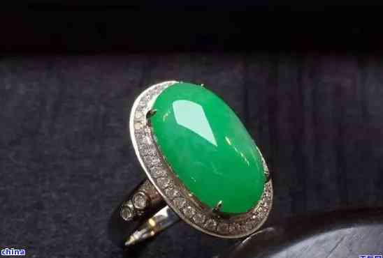 翡翠戒面出現裂紋的修復方法與預防措施 保護價值的關鍵策略